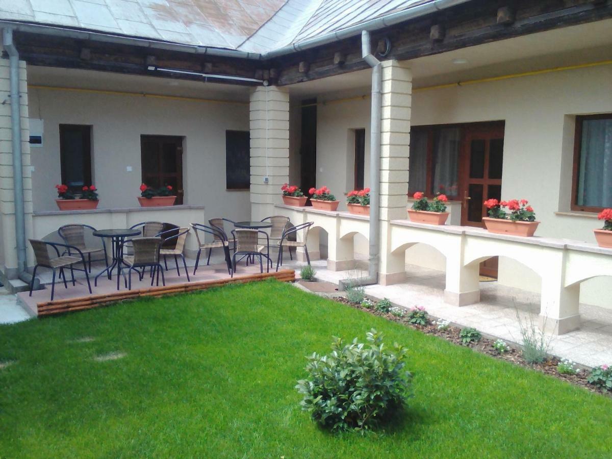 Casa Transilvania Орадя Экстерьер фото